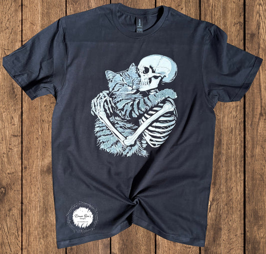 Cat hugging skelly Tee